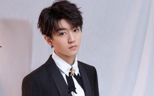 吴磊赵露思圈内人爆料,圈内人爆料甜蜜细节引热议